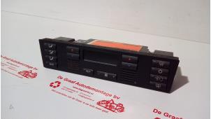 Gebruikte Chaufage Bedieningspaneel BMW 5 serie Touring (E39) 520i 24V Prijs € 55,00 Margeregeling aangeboden door de Graaf autodemontage B.V.