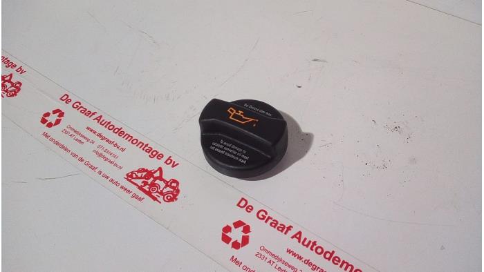 Oliedop van een Volkswagen Touran (1T1/T2) 1.6 FSI 16V 2003