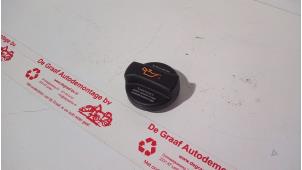 Gebruikte Oliedop Volkswagen Touran (1T1/T2) 1.6 FSI 16V Prijs € 12,50 Margeregeling aangeboden door de Graaf autodemontage B.V.