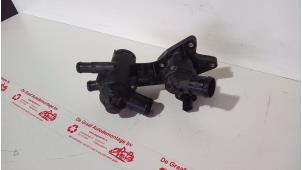 Gebruikte Thermostaathuis Volkswagen Touran (1T1/T2) 1.6 FSI 16V Prijs € 25,00 Margeregeling aangeboden door de Graaf autodemontage B.V.