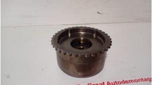 Gebruikte Nokkenas Tandwiel Peugeot 108 1.0 12V VVT-i Prijs € 50,00 Margeregeling aangeboden door de Graaf autodemontage B.V.