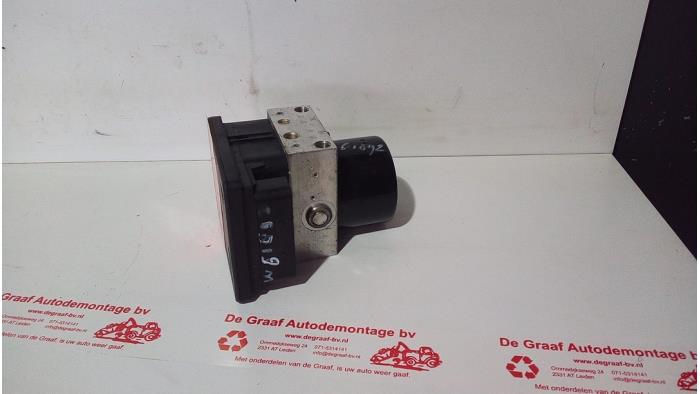 Gebruikte ABS Pomp Opel Astra H (L48) 1.9 CDTi 16V 120 Prijs € 65,00 Margeregeling aangeboden door de Graaf autodemontage B.V.