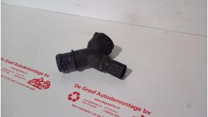 Gebruikte Waterslang aansluiting Volkswagen Caddy III (2KA,2KH,2CA,2CH) 2.0 SDI Prijs € 12,50 Margeregeling aangeboden door de Graaf autodemontage B.V.