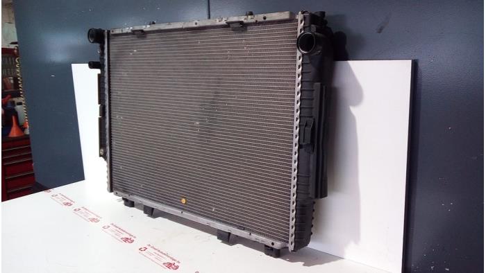 Gebruikte Radiateur Mercedes S (C140) 5.0 500 SEC, CL-500 32V Prijs € 100,00 Margeregeling aangeboden door de Graaf autodemontage B.V.
