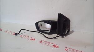 Gebruikte Buitenspiegel links Volkswagen Polo V (6R) 1.2 TDI 12V BlueMotion Prijs € 50,00 Margeregeling aangeboden door de Graaf autodemontage B.V.