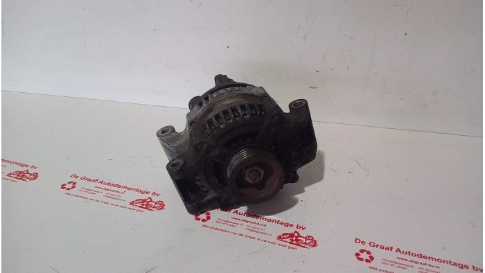 Gebruikte Dynamo Chrysler Voyager/Grand Voyager (RG/RS) 2.4i 16V Prijs € 70,00 Margeregeling aangeboden door de Graaf autodemontage B.V.