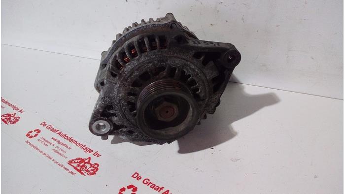 Gebruikte Dynamo Nissan Almera Tino (V10M) 1.8 16V Prijs € 30,00 Margeregeling aangeboden door de Graaf autodemontage B.V.