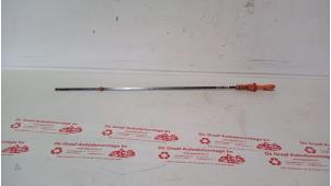 Gebruikte Olie Peilstok Volkswagen Caddy III (2KA,2KH,2CA,2CH) 2.0 SDI Prijs € 15,00 Margeregeling aangeboden door de Graaf autodemontage B.V.