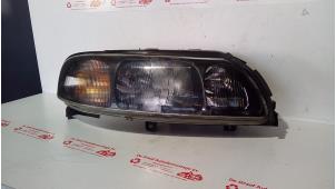 Gebruikte Koplamp rechts Volvo S60 I (RS/HV) 2.4 20V 140 Prijs € 65,00 Margeregeling aangeboden door de Graaf autodemontage B.V.