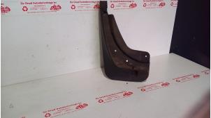 Gebruikte Spatlap Ford Kuga I 2.0 TDCi 16V 140 4x4 Prijs € 25,00 Margeregeling aangeboden door de Graaf autodemontage B.V.