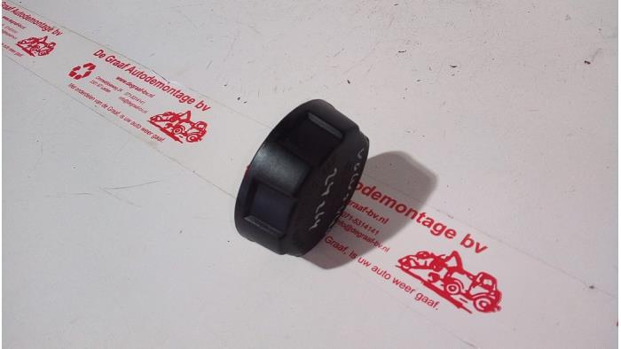 Oliedop van een Volvo V40 (VW) 2.0 16V 2003