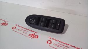 Gebruikte Combischakelaar ramen Ford Kuga I 2.0 TDCi 16V 140 4x4 Prijs € 35,00 Margeregeling aangeboden door de Graaf autodemontage B.V.