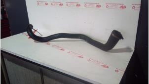 Gebruikte Intercooler Slang Ford Transit 2.0 TDdi 16V 260S Prijs € 50,00 Margeregeling aangeboden door de Graaf autodemontage B.V.