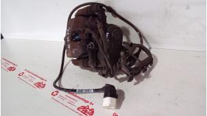 Gebruikte Remklauw (Tang) rechts-achter Mercedes E (W213) E-220d 2.0 Turbo 16V Prijs € 100,00 Margeregeling aangeboden door de Graaf autodemontage B.V.