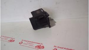 Gebruikte Luchtmassameter Mitsubishi Carisma 1.6i 16V Prijs € 45,00 Margeregeling aangeboden door de Graaf autodemontage B.V.