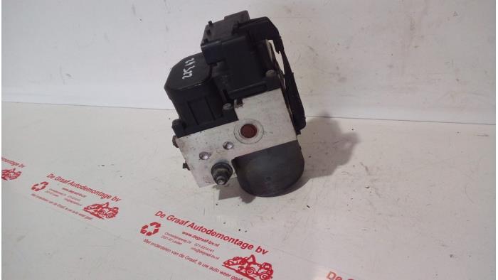 Gebruikte ABS Pomp Mitsubishi Carisma 1.6i 16V Prijs € 75,00 Margeregeling aangeboden door de Graaf autodemontage B.V.