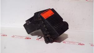 Gebruikte Luchtfilterhuis BMW Mini One/Cooper (R50) 1.6 16V One Prijs € 35,00 Margeregeling aangeboden door de Graaf autodemontage B.V.