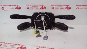 Gebruikte Licht + Raw Schakelaar Peugeot 307 SW (3H) 1.6 16V Prijs € 100,00 Margeregeling aangeboden door de Graaf autodemontage B.V.