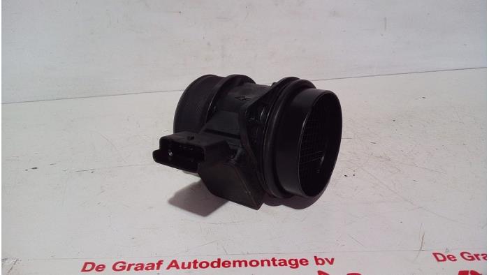 Luchtmassameter van een Peugeot Expert (222/224) 2.0 HDi 90 2000