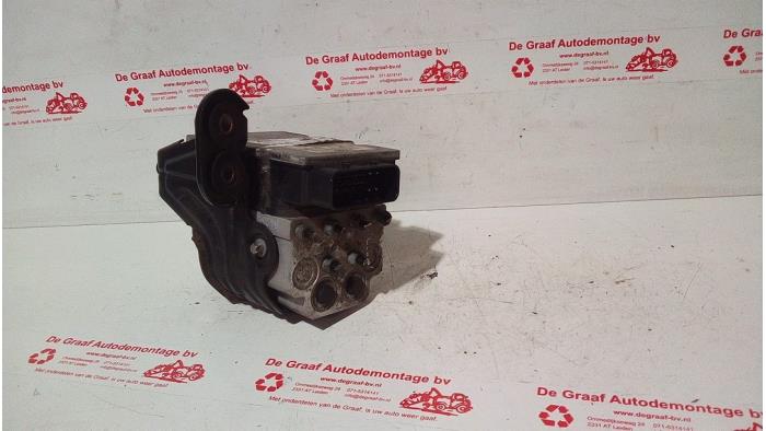 Gebruikte ABS Pomp Opel Signum (F48) 3.2 V6 24V Prijs € 100,00 Margeregeling aangeboden door de Graaf autodemontage B.V.
