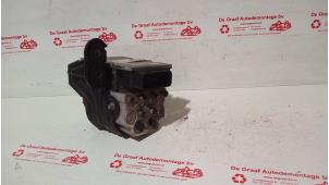Gebruikte ABS Pomp Opel Signum (F48) 3.2 V6 24V Prijs € 100,00 Margeregeling aangeboden door de Graaf autodemontage B.V.