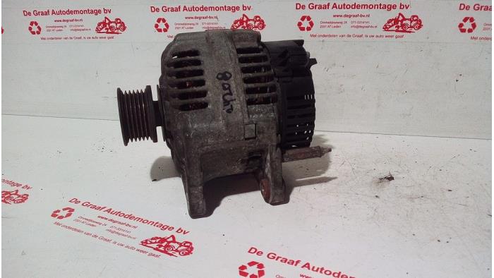 Gebruikte Dynamo Volkswagen Golf III (1H1) 1.8 CL,GL Prijs € 40,00 Margeregeling aangeboden door de Graaf autodemontage B.V.