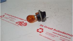 Gebruikte Koplamp fitting Volkswagen Golf V (1K1) 1.6 FSI 16V Prijs € 12,50 Margeregeling aangeboden door de Graaf autodemontage B.V.