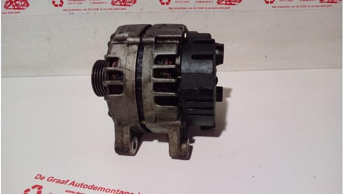 Dynamo van een Renault Laguna II Grandtour (KG) 3.0 V6 24V 2003