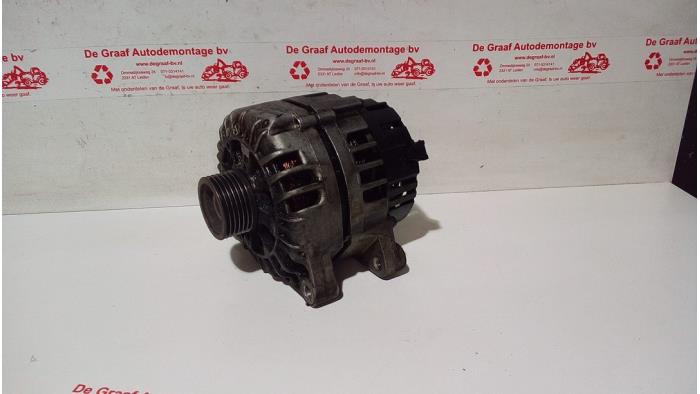Dynamo van een Renault Laguna II Grandtour (KG) 3.0 V6 24V 2003