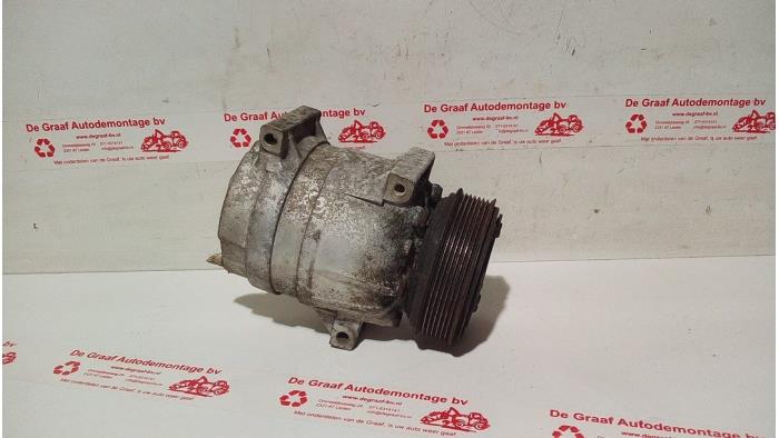Gebruikte Aircopomp Opel Vivaro 2.5 CDTI 16V Prijs € 100,00 Margeregeling aangeboden door de Graaf autodemontage B.V.