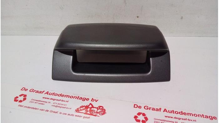 Gebruikte Dashboard deel Opel Vivaro 2.5 CDTI 16V Prijs € 20,00 Margeregeling aangeboden door de Graaf autodemontage B.V.