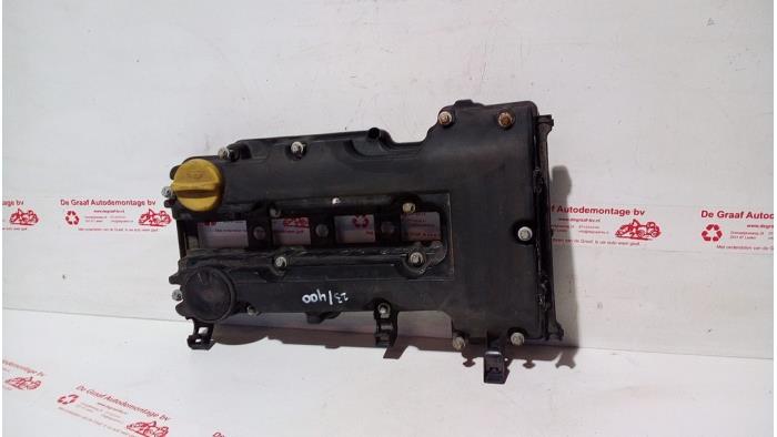 Gebruikte Kleppendeksel Opel Corsa E 1.4 16V Prijs € 80,00 Margeregeling aangeboden door de Graaf autodemontage B.V.