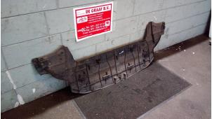 Gebruikte Beschermplaat bodem Peugeot 308 (4A/C) 1.6 VTI 16V Prijs € 40,00 Margeregeling aangeboden door de Graaf autodemontage B.V.