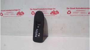 Gebruikte Schakelaar Elektrisch Raam Peugeot 308 (4A/C) 1.6 VTI 16V Prijs € 12,50 Margeregeling aangeboden door de Graaf autodemontage B.V.