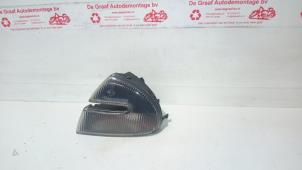 Gebruikte Clignoteur rechts Alfa Romeo 147 (937) 1.6 Twin Spark 16V Prijs € 15,00 Margeregeling aangeboden door de Graaf autodemontage B.V.