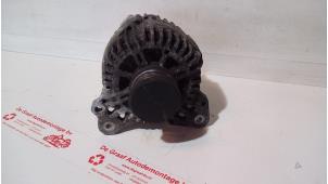 Gebruikte Dynamo Volkswagen Caddy III (2KA,2KH,2CA,2CH) 1.9 TDI Prijs € 30,00 Margeregeling aangeboden door de Graaf autodemontage B.V.