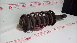 Gebruikte Veerpoot rechts-voor Volkswagen Caddy III (2KA,2KH,2CA,2CH) 1.9 TDI Prijs € 40,00 Margeregeling aangeboden door de Graaf autodemontage B.V.