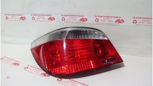 Gebruikte Achterlicht links BMW 5 serie (E60) 520i 24V Prijs € 35,00 Margeregeling aangeboden door de Graaf autodemontage B.V.