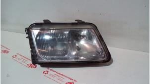 Gebruikte Koplamp rechts Audi A3 (8L1) 1.6 Prijs € 35,00 Margeregeling aangeboden door de Graaf autodemontage B.V.