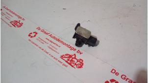 Gebruikte Airbag Sensor Opel Combo 1.3 CDTI 16V ecoFlex Prijs € 20,00 Margeregeling aangeboden door de Graaf autodemontage B.V.