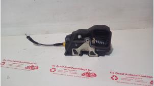 Gebruikte Deurslot Mechaniek 4Deurs links-voor BMW 5 serie (E60) 520i 24V Prijs € 40,00 Margeregeling aangeboden door de Graaf autodemontage B.V.