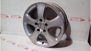 Gebruikte Velg Mercedes A (W169) 2.0 A-200 CDI 16V 3-Drs. Prijs € 50,00 Margeregeling aangeboden door de Graaf autodemontage B.V.