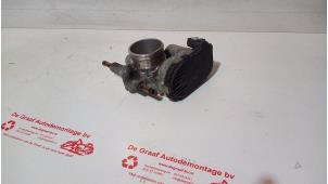 Gebruikte Gasklephuis Opel Corsa C (F08/68) 1.2 16V Twin Port Prijs € 30,00 Margeregeling aangeboden door de Graaf autodemontage B.V.