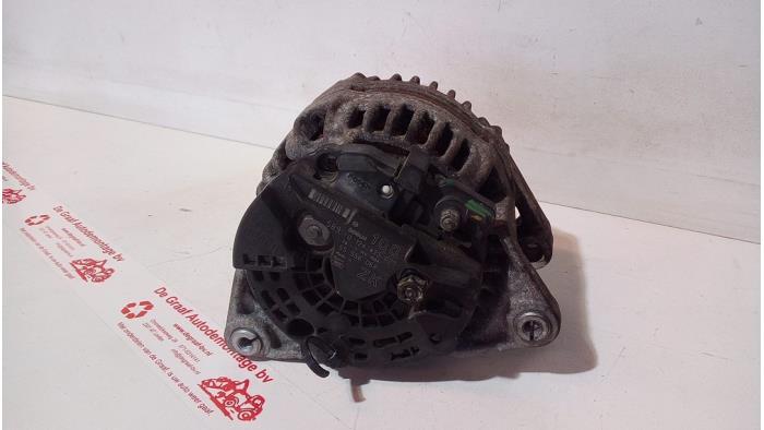 Dynamo van een Opel Corsa C (F08/68) 1.2 16V Twin Port 2005