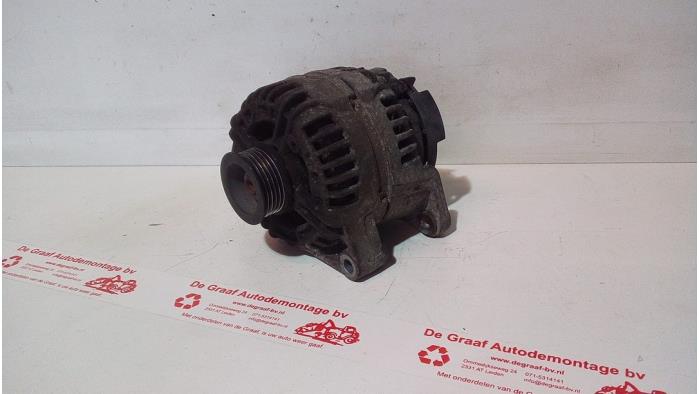 Dynamo van een Opel Corsa C (F08/68) 1.2 16V Twin Port 2005
