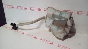 Gebruikte Ruitensproeiertank voor Mini Countryman (R60) 2.0 Cooper SD 16V ALL4 Prijs € 65,00 Margeregeling aangeboden door de Graaf autodemontage B.V.