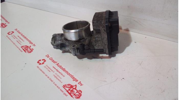 Gebruikte Gasklephuis Citroen C4 Berline (LC) 2.0 16V Prijs € 30,00 Margeregeling aangeboden door de Graaf autodemontage B.V.