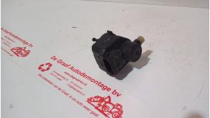 Gebruikte Motor Koplamp Renault Grand Scénic II (JM) 2.0 16V Prijs € 10,00 Margeregeling aangeboden door de Graaf autodemontage B.V.