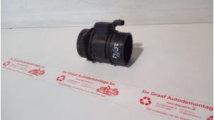 Gebruikte Luchtmassameter Renault Twingo II (CN) 1.5 dCi 90 FAP Prijs € 25,00 Margeregeling aangeboden door de Graaf autodemontage B.V.