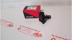 Gebruikte Luchtmassameter Volvo V70 (SW) 2.4 20V 170 Prijs € 25,00 Margeregeling aangeboden door de Graaf autodemontage B.V.